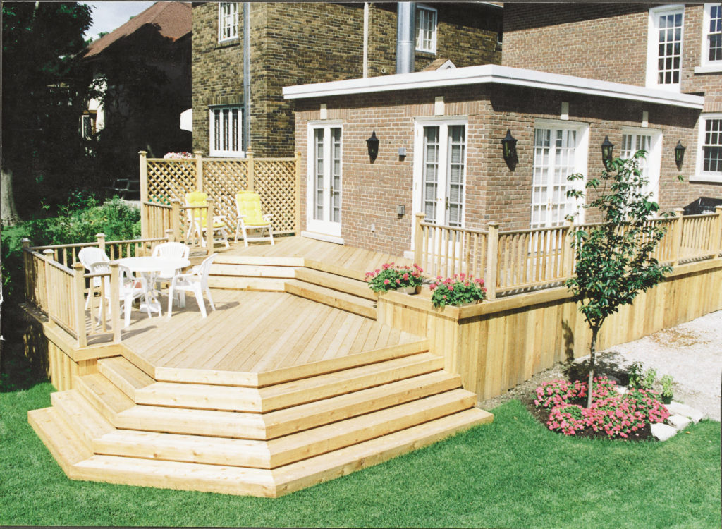 Custom deck build by merrett home hardware building centre professionals