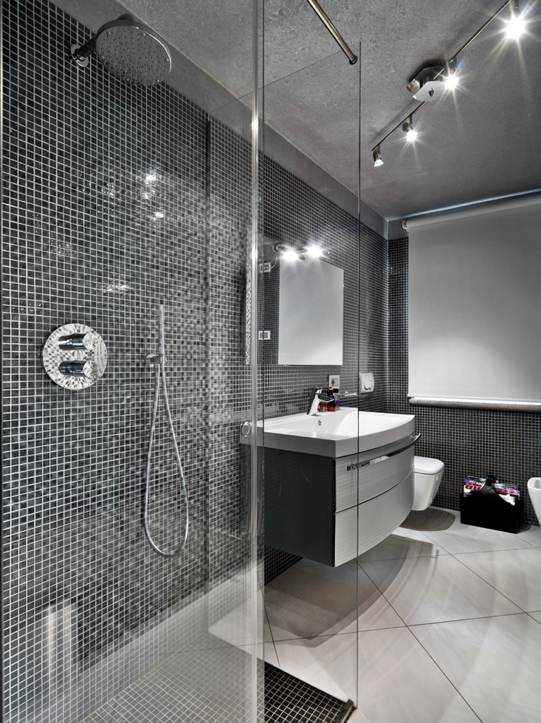 Modern Bathroom with rain shower head